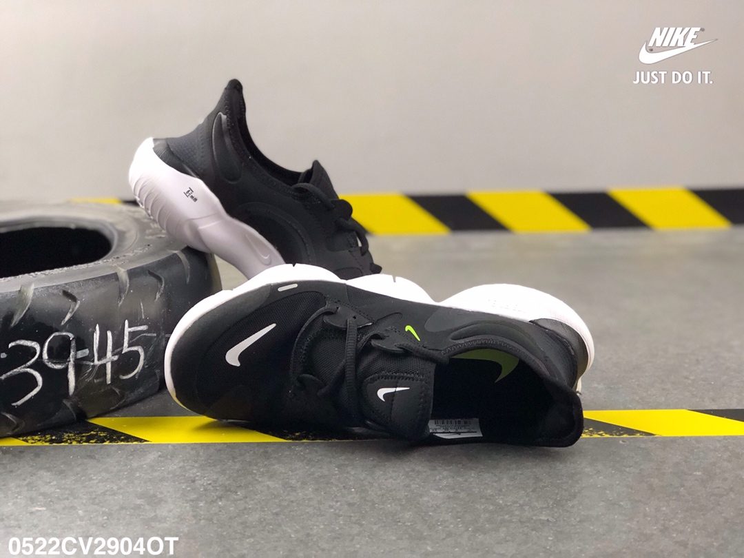 105    耐克 真标  赤足系列 Nike Free RN 5.0 肌肉跑鞋重返跑步鞋初衷