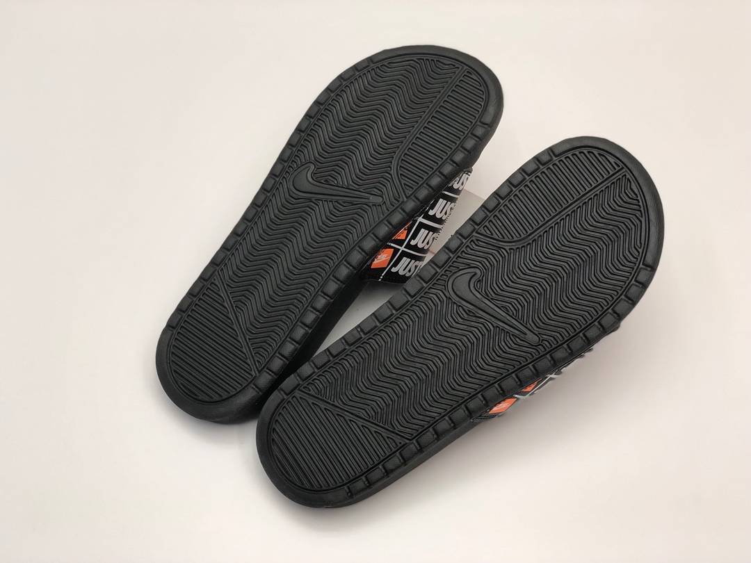 65 Nike Benassi Swoosh 夏季沙滩拖鞋 CI1954