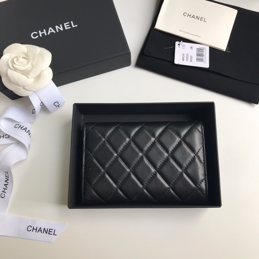 Chanel 中号三折钱包 款号A84341