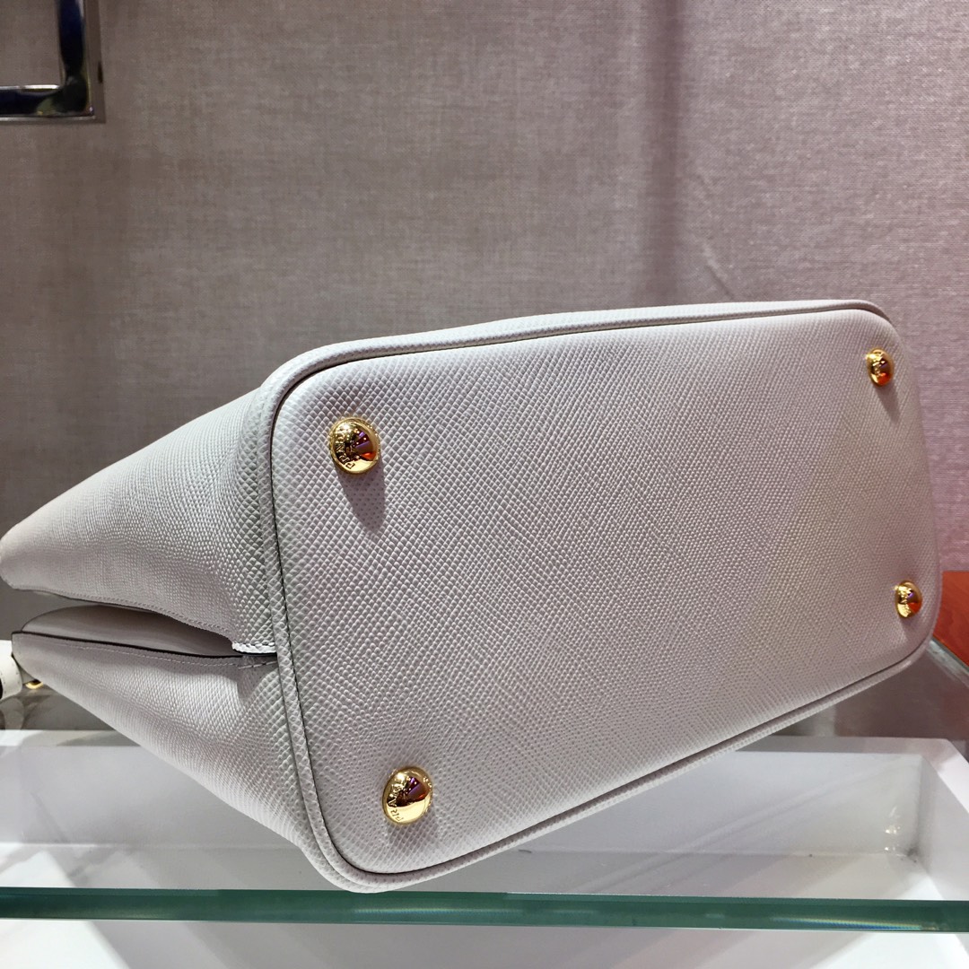 PRADA普拉达进口Saffiano皮革材质手提包1BA211