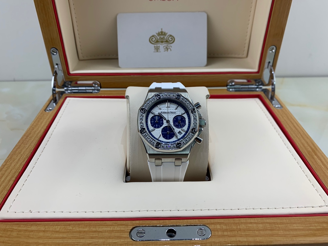 Audemars Piguet 皇家 AP爱彼皇家橡树系列女款腕表
