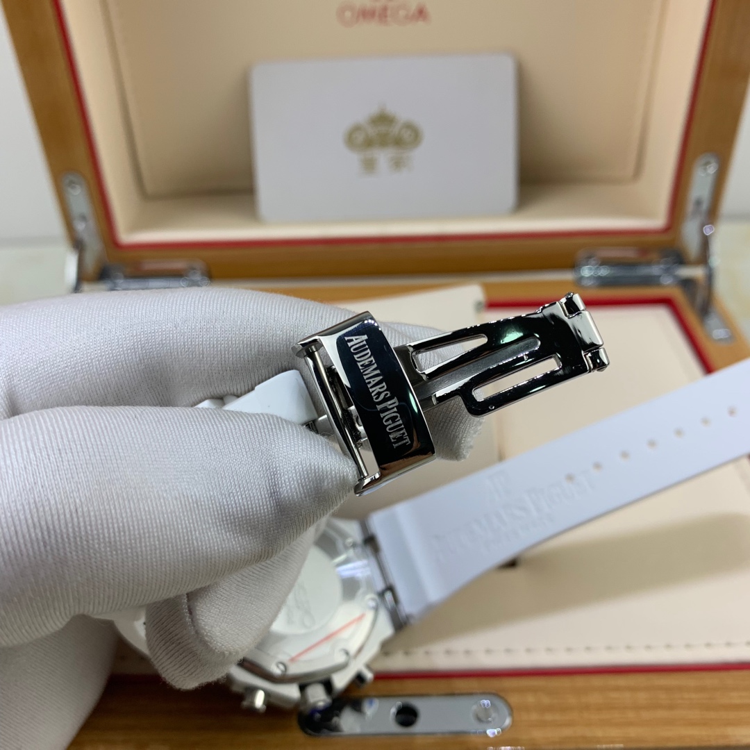 Audemars Piguet 皇家 AP爱彼皇家橡树系列女款腕表
