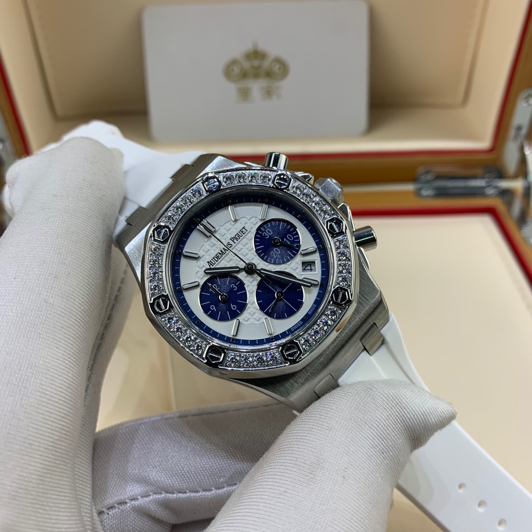 Audemars Piguet 皇家 AP爱彼皇家橡树系列女款腕表