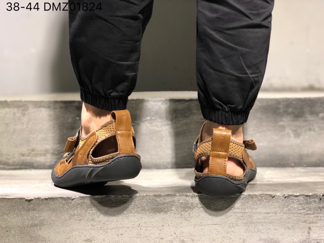 130爱步ecco 男士专属 包头凉鞋