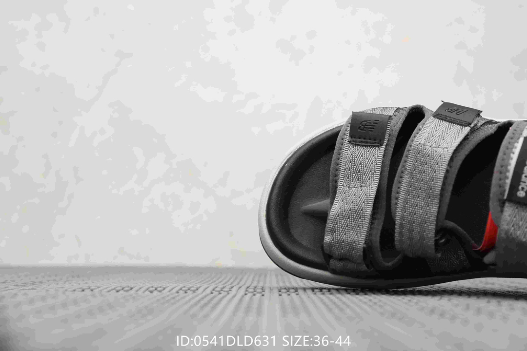 80  新百伦New Balance 双杠 魔术贴男女情侣款沙滩凉鞋