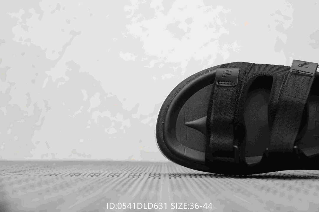 80  新百伦New Balance 双杠 魔术贴男女情侣款沙滩凉鞋