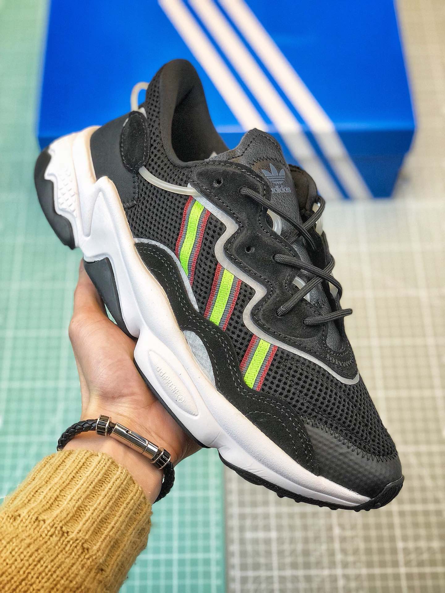 170阿迪老爹鞋系列 ADIDAS Ozweego[Nose Candy Mandy]。货号：EE7002