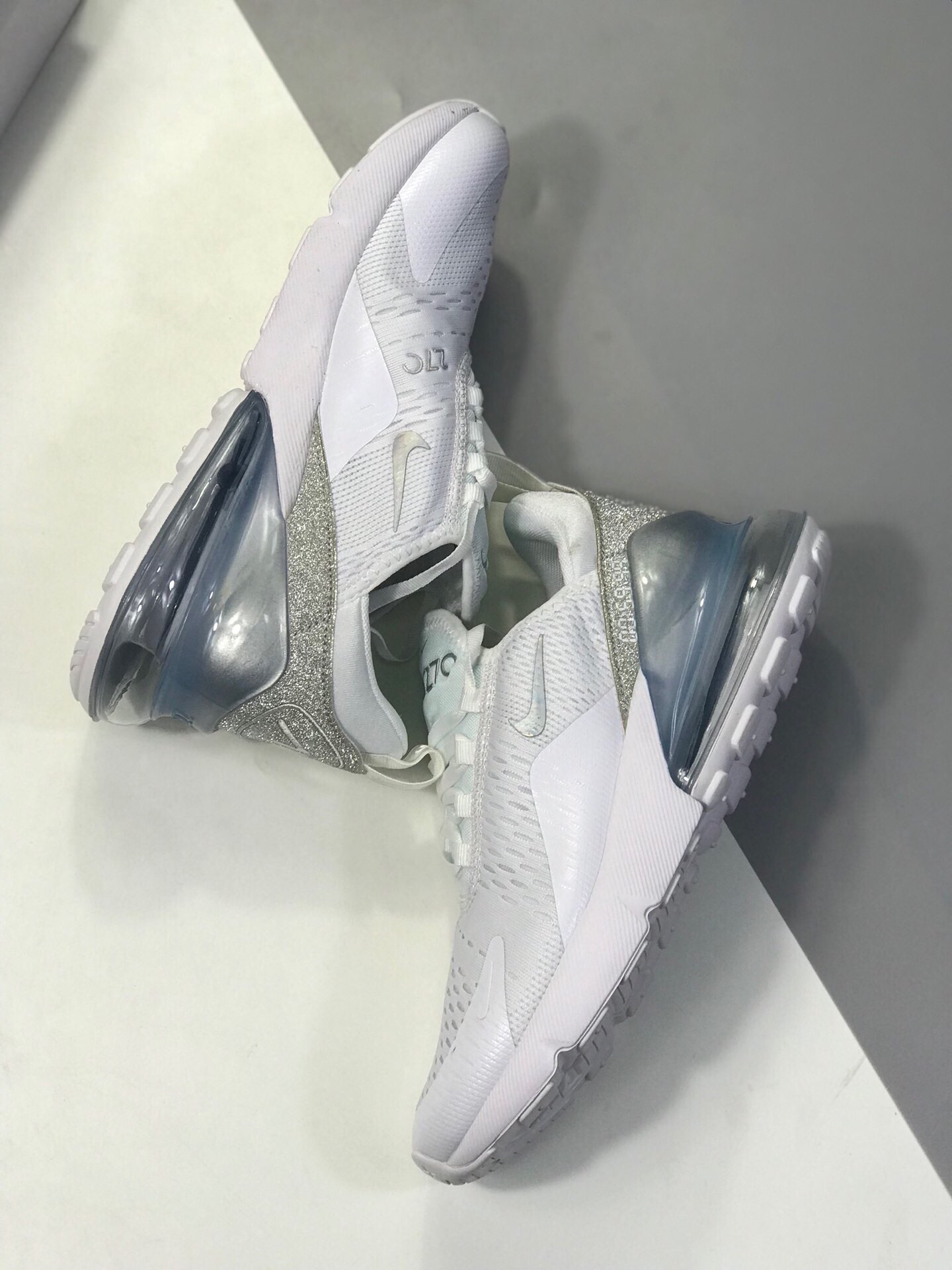 180公司级原装  NIKE AIR MAX 270 Stephanie 女子大气垫跑鞋 官网强力操作主推款CD8497-100