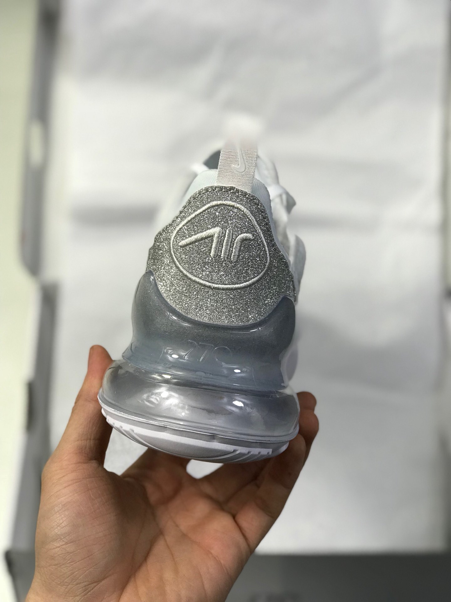 180公司级原装  NIKE AIR MAX 270 Stephanie 女子大气垫跑鞋 官网强力操作主推款CD8497-100
