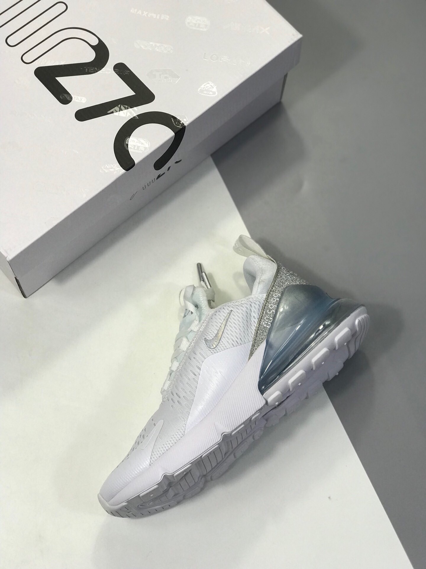 180公司级原装  NIKE AIR MAX 270 Stephanie 女子大气垫跑鞋 官网强力操作主推款CD8497-100