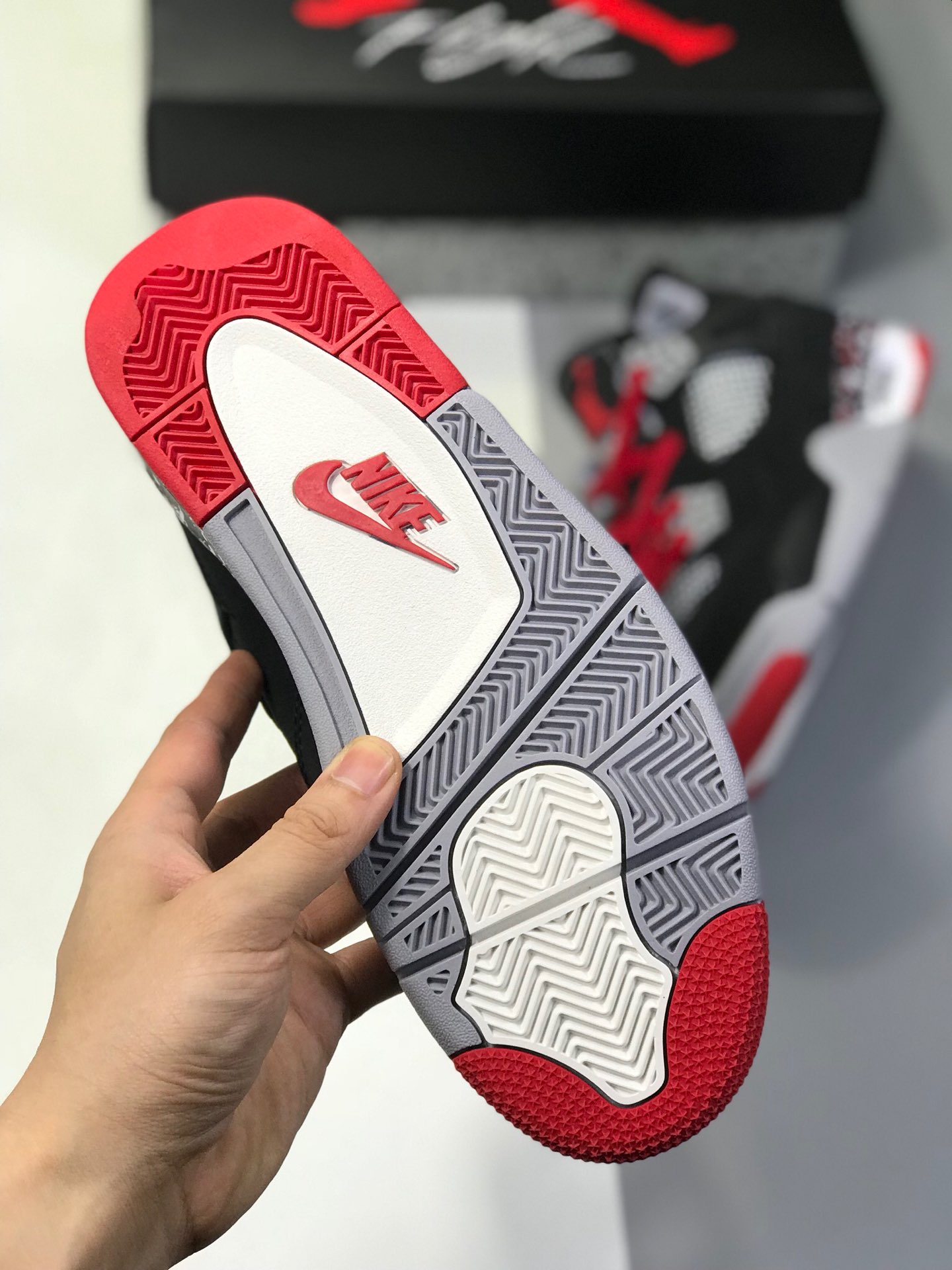240莞产外贸订单 性价比版本Air Jordan 4 AJ4 完美版型打造，原盒配件齐全 足以碾压市场真标版本