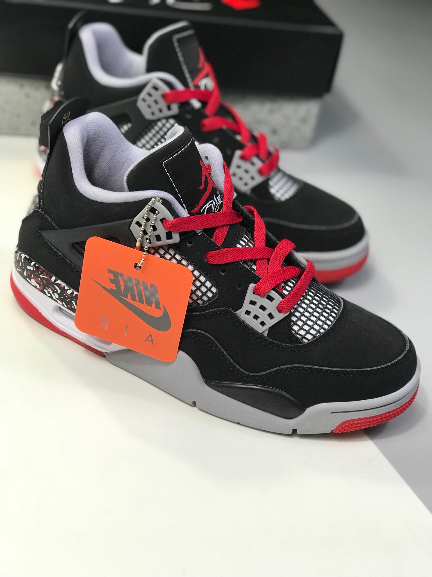 240莞产外贸订单 性价比版本Air Jordan 4 AJ4 完美版型打造，原盒配件齐全 足以碾压市场真标版本