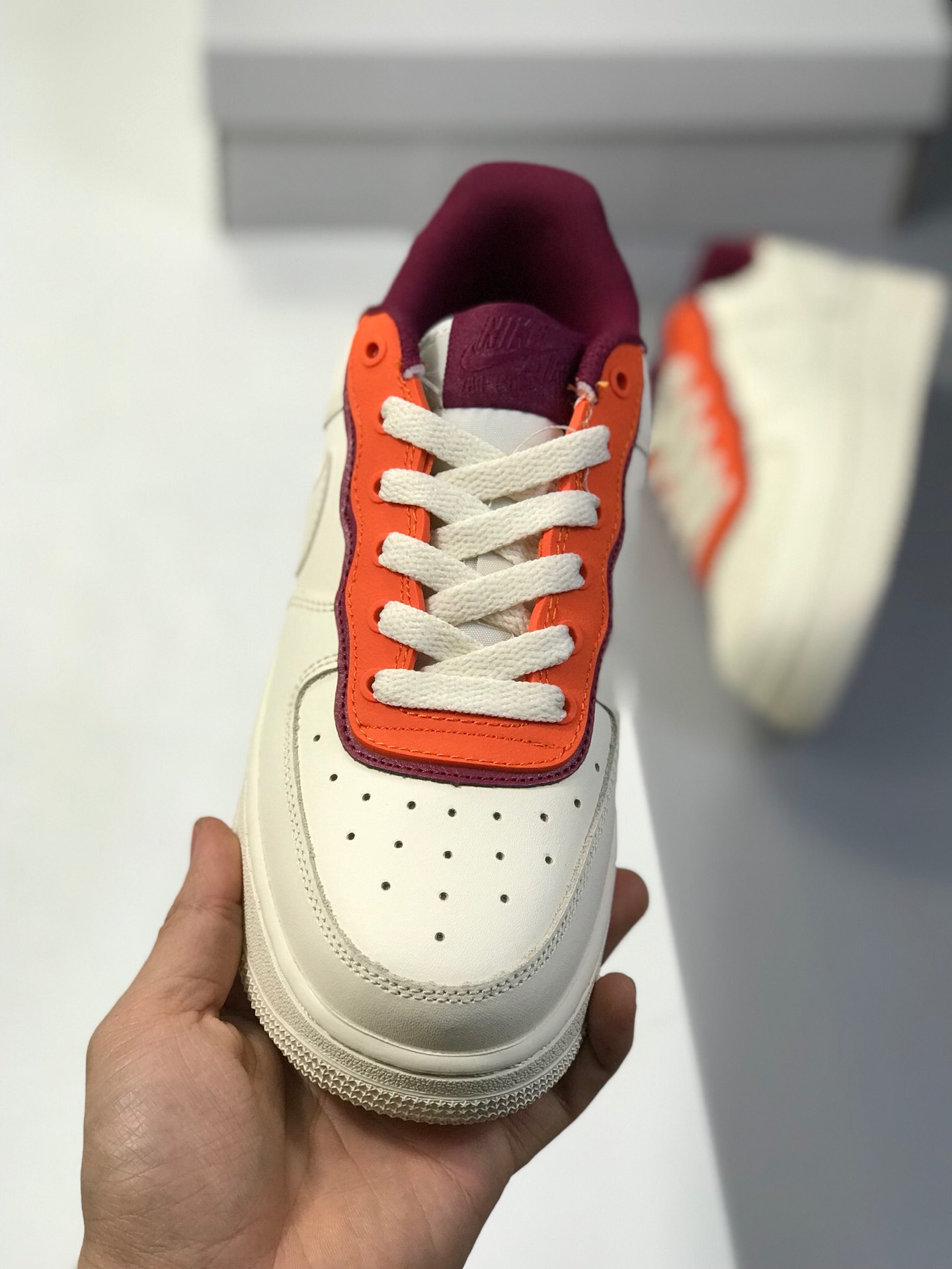 170Nike Air Force 1 Low '07 低帮空军一号休闲板鞋 “新款白黄蓝&红”订制皮料 原盒原标 内置气垫 官方货号：AA0287-104/105