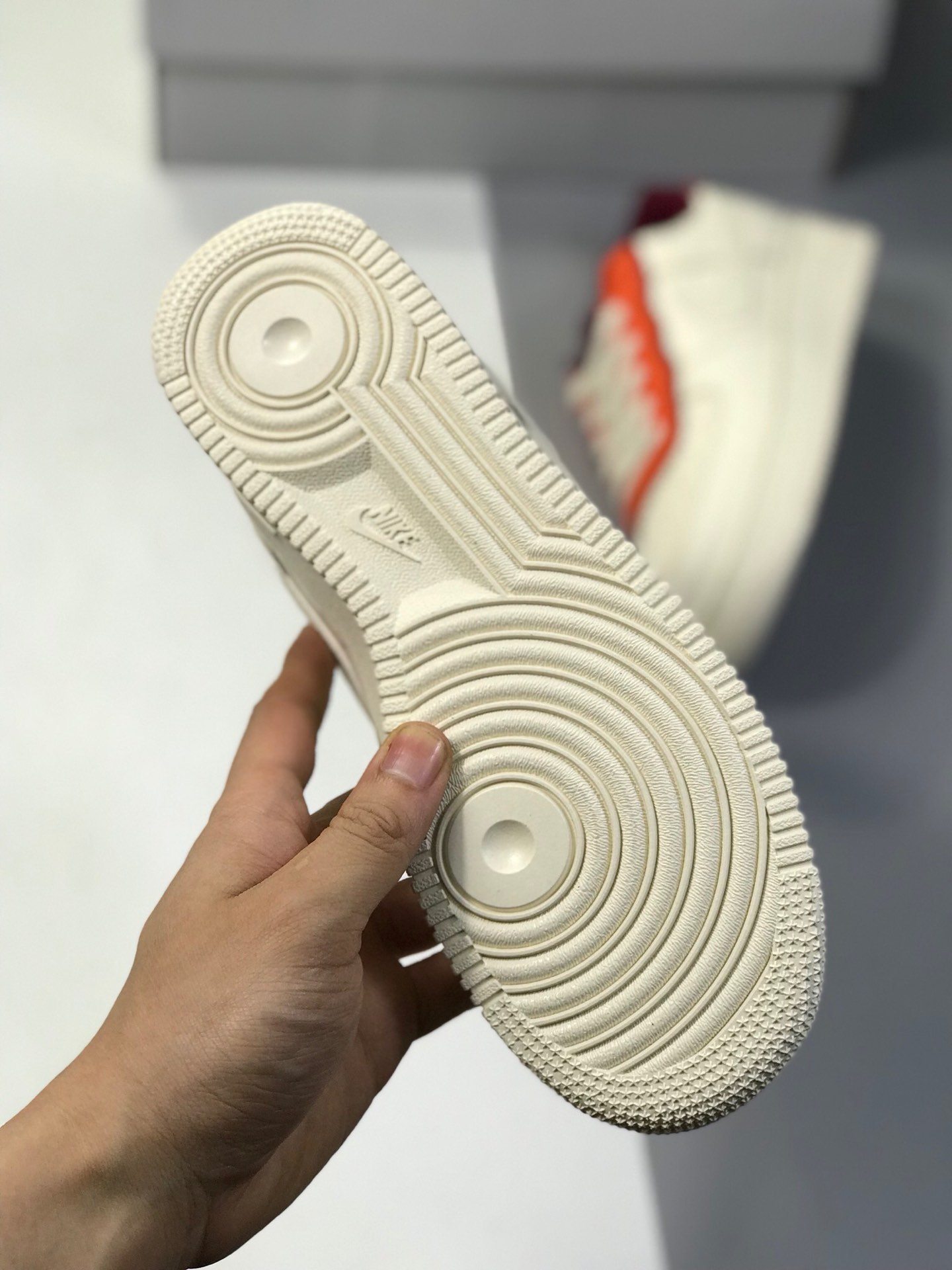 170Nike Air Force 1 Low '07 低帮空军一号休闲板鞋 “新款白黄蓝&红”订制皮料 原盒原标 内置气垫 官方货号：AA0287-104/105