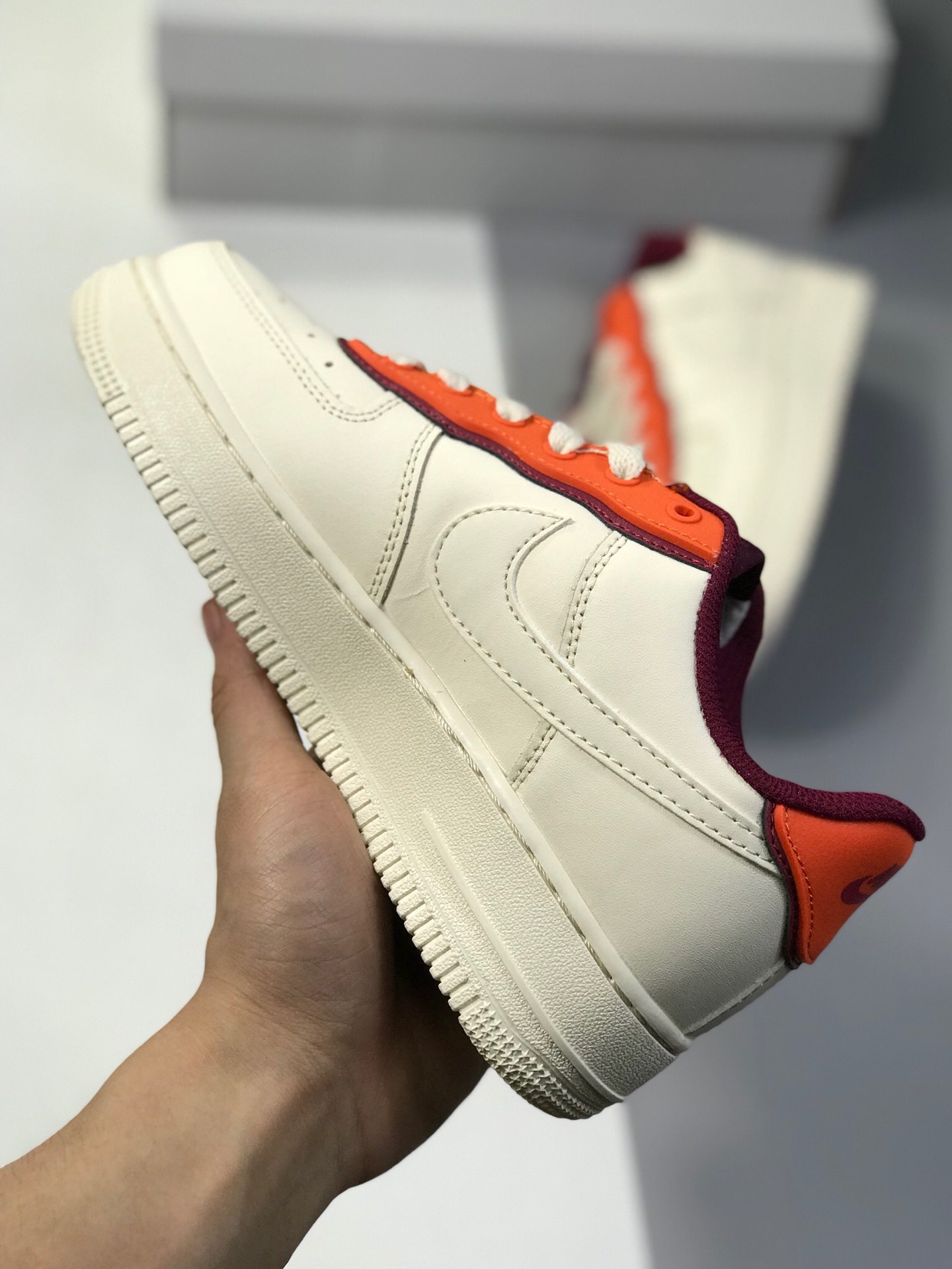 170Nike Air Force 1 Low '07 低帮空军一号休闲板鞋 “新款白黄蓝&红”订制皮料 原盒原标 内置气垫 官方货号：AA0287-104/105