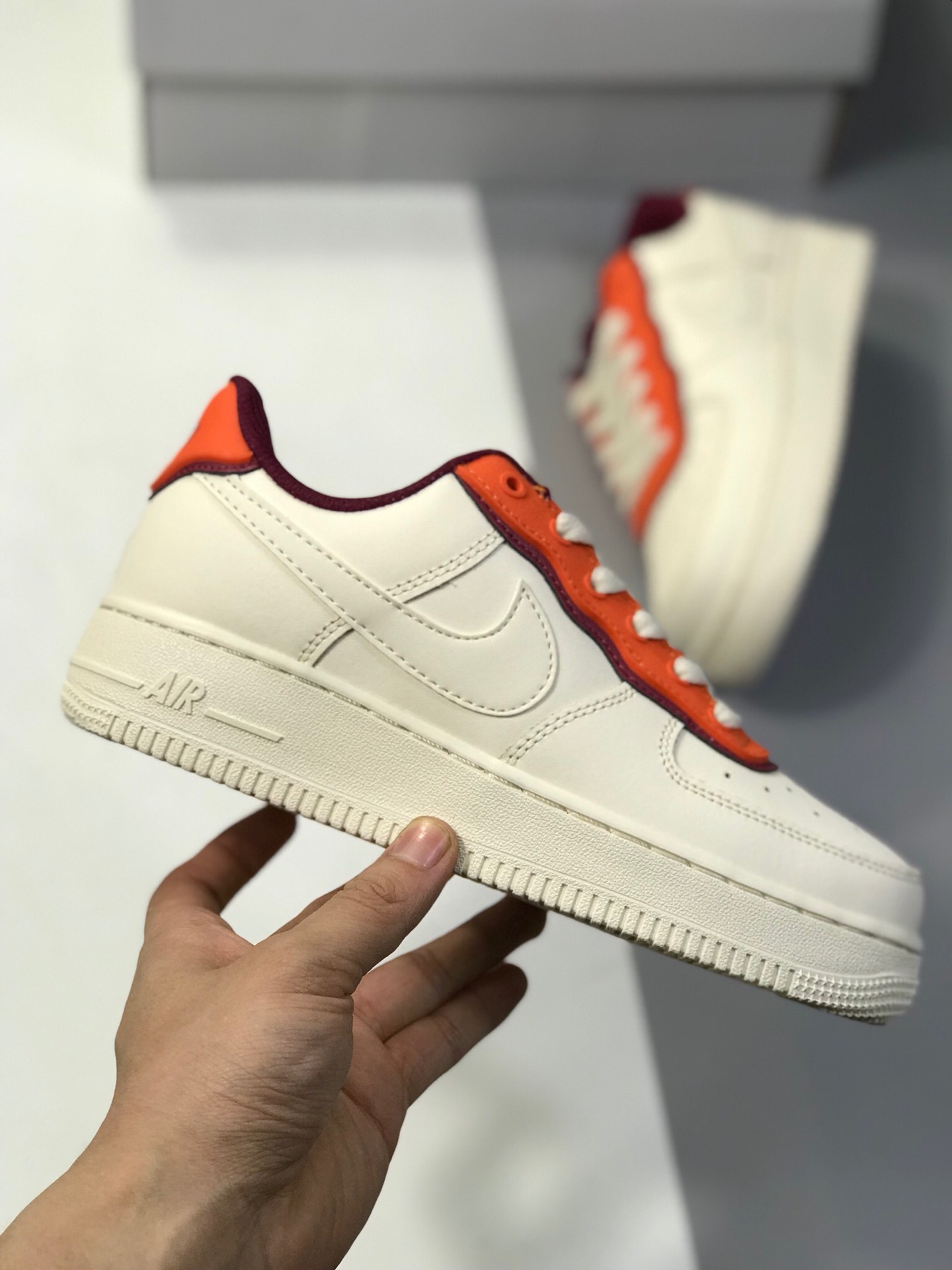 170Nike Air Force 1 Low '07 低帮空军一号休闲板鞋 “新款白黄蓝&红”订制皮料 原盒原标 内置气垫 官方货号：AA0287-104/105