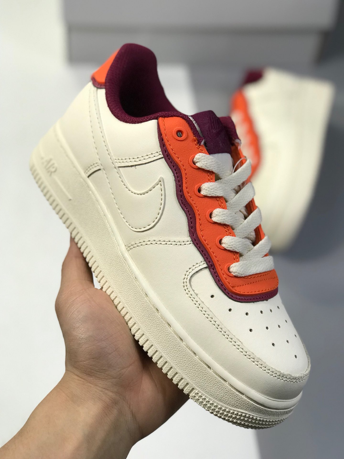 170Nike Air Force 1 Low '07 低帮空军一号休闲板鞋 “新款白黄蓝&红”订制皮料 原盒原标 内置气垫 官方货号：AA0287-104/105