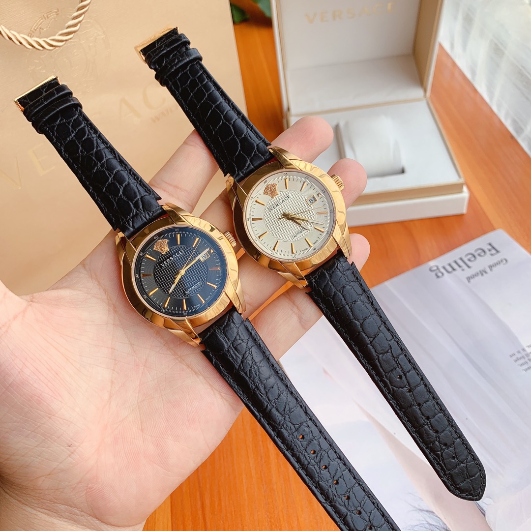 NO:157952,Channel goods fidelity!  Versace Machinery.Versace Versace 25A series, original 2824 automatic mechanical movement, black crocodile pattern genuine leather wristband, anti-glare sapphire crystal watch mirror, 30 meters waterproof performance, dial diameter 42mm, original authentic, fidelity!  Add 50 in original packaging!  Brand new and complete set is a great value for money!  , versace, versace19860909渠道货保真！范思哲机械.Versace范思哲25A系列,原装2824自动机械机芯,黑色鳄鱼纹真皮腕带,防眩光蓝宝石水晶表镜,30米防水性能,表盘直径42mm,原厂正品,保真！原装包装加50！全新全套超值一手好价！,,versace,versace,Watch