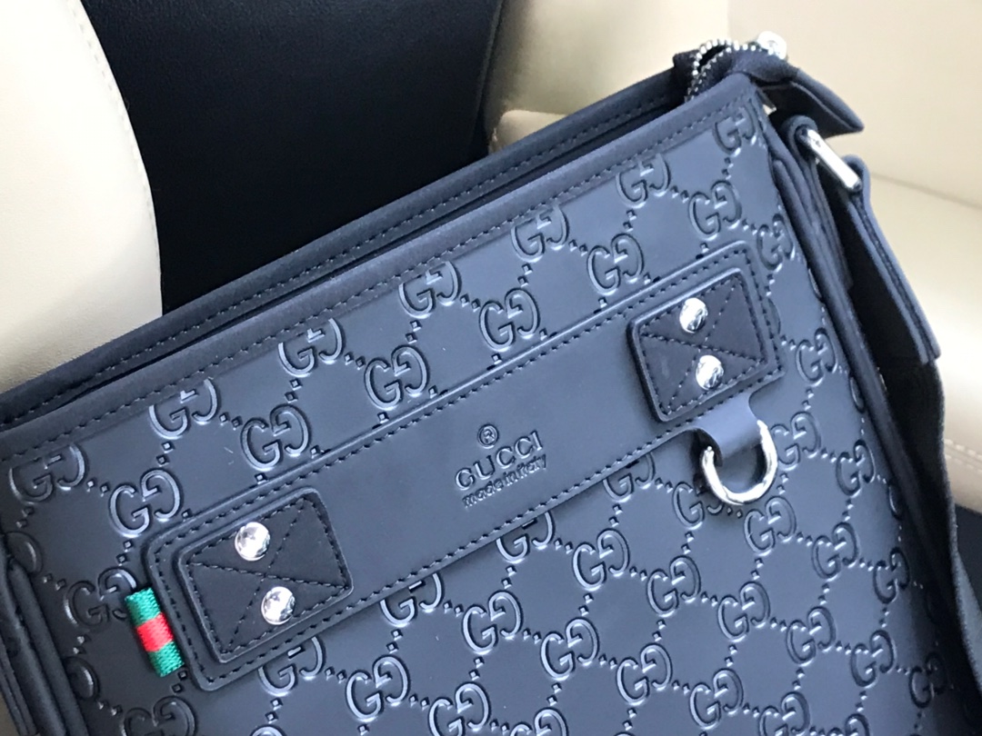 （型号：33086～斜挎包黑色） 古奇 GUCCI[得意]2021男士休闲系列👻👻👻挺阔流畅大方的楦型设