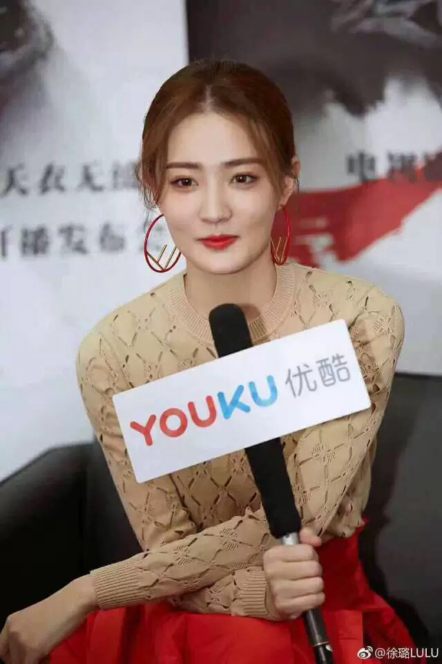 펜디 로고 장식 라운드 귀걸이 상세 이미지 2