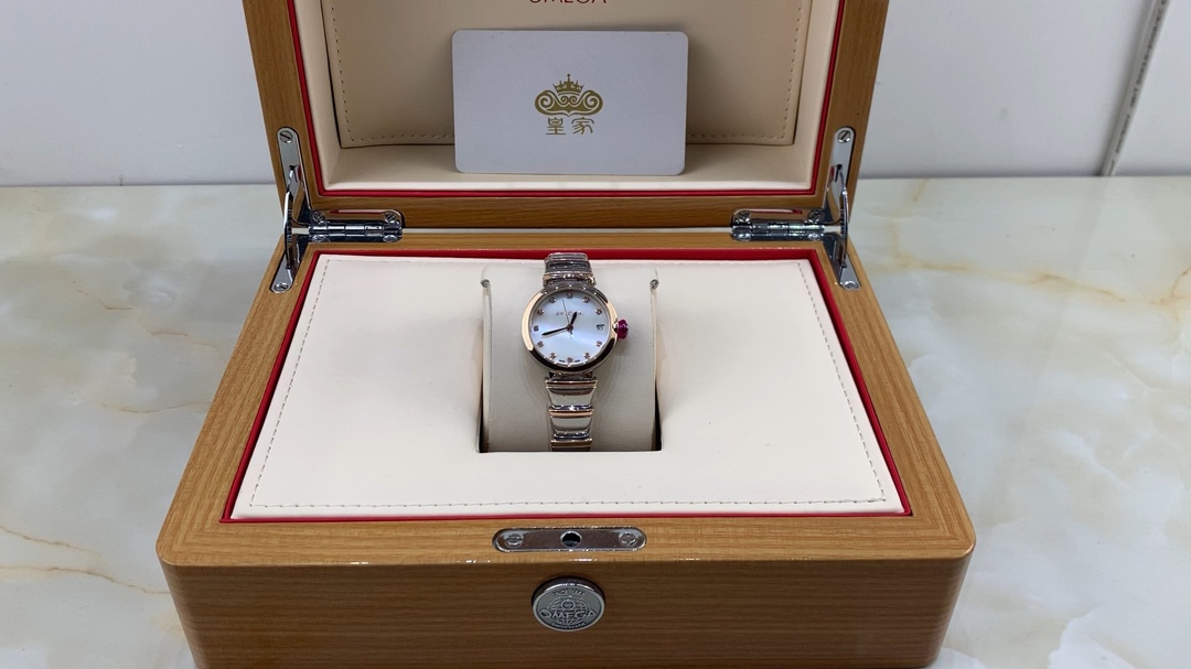 Bvlgari 皇家 宝格丽简金表带女款腕表视频欣赏