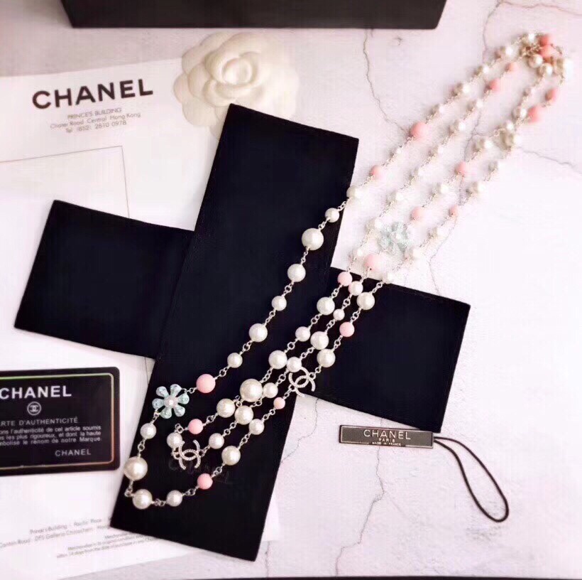  👑Chanel 小香 早春新款 香奈儿希腊款麦穗双C蓝色花朵镶珍珠项链毛衣链 精选正品一致黄铜材质 甜