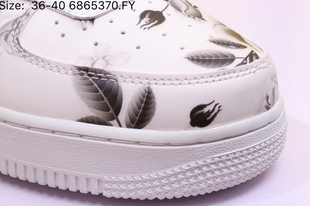 210【耐克 Nike Air Force 1】Nike Wmns Air Force 1 '07 LXX 空军一号 低帮运动休闲板鞋 AO1017-102花卉 专为少女定制