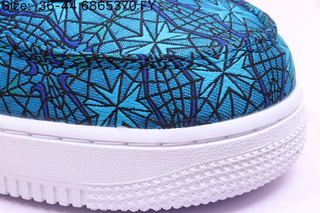 210【 耐克 Nike Air Force 1】 Nike Air Force 1 Low Premium鞋面由宝绿色绸布面材质打造而成AT4144-300