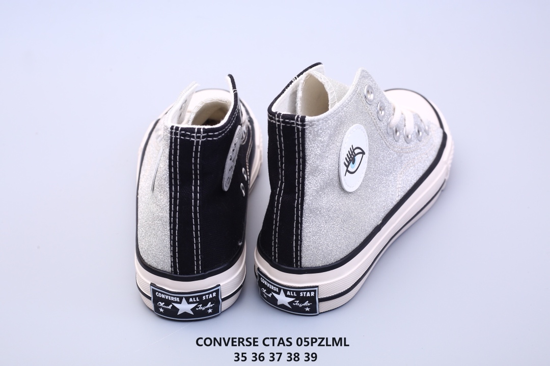 80 Converse x Chiara Ferragni 匡威联名款亮片拼接高帮板鞋 bingbing的亮片拼接帆布加上萌萌的大眼睛魔术贴