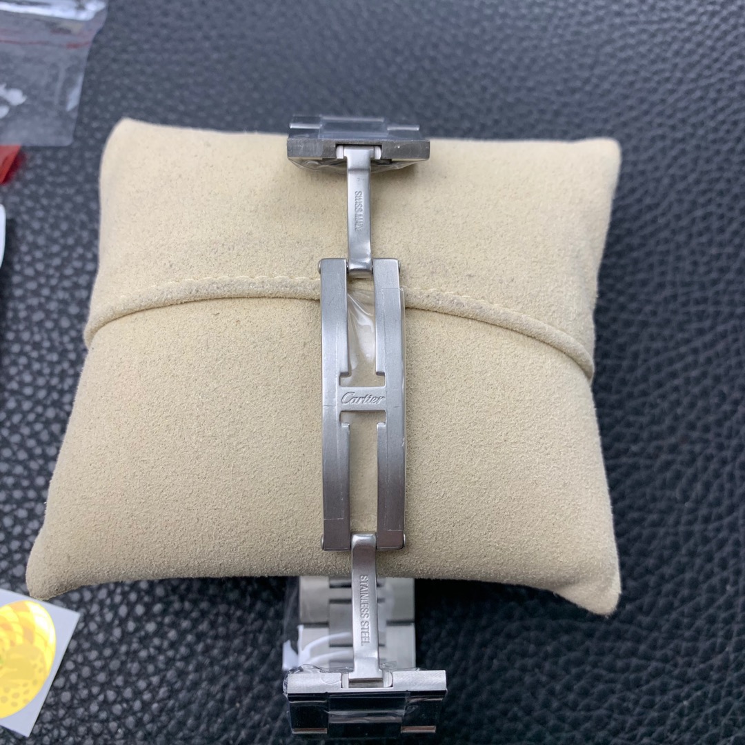 Cartier 卡地亚坦克系列女款钢带腕表