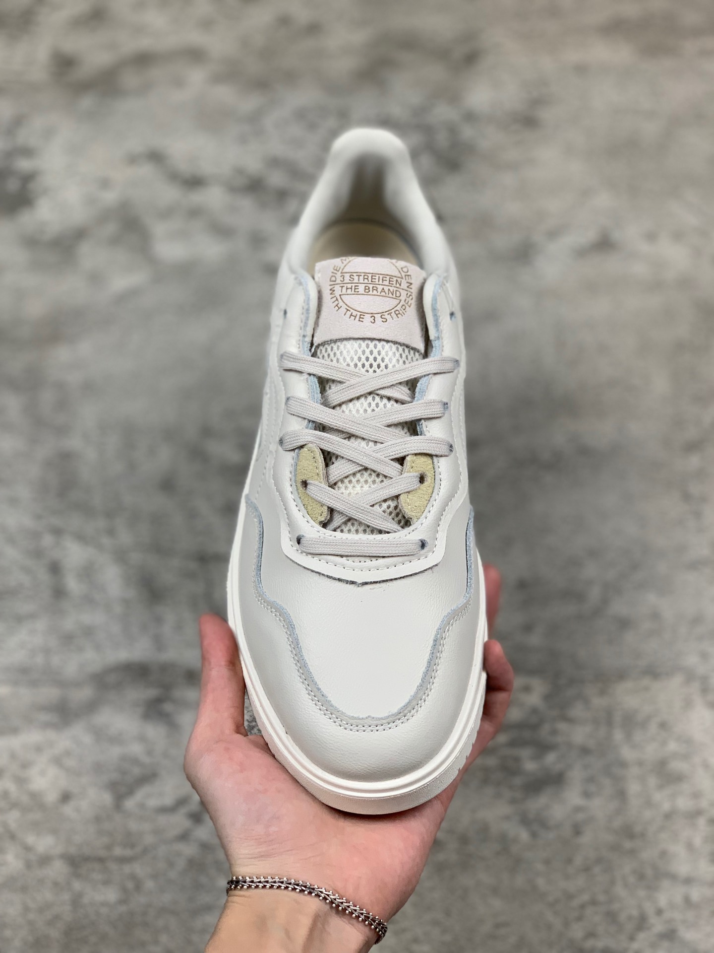 180Adidas Originals SC Premieresing”White”历史首秀系列经典复古平底百搭休闲波鞋BD7583尺码：40 40.5 41 42 42.5 43 44