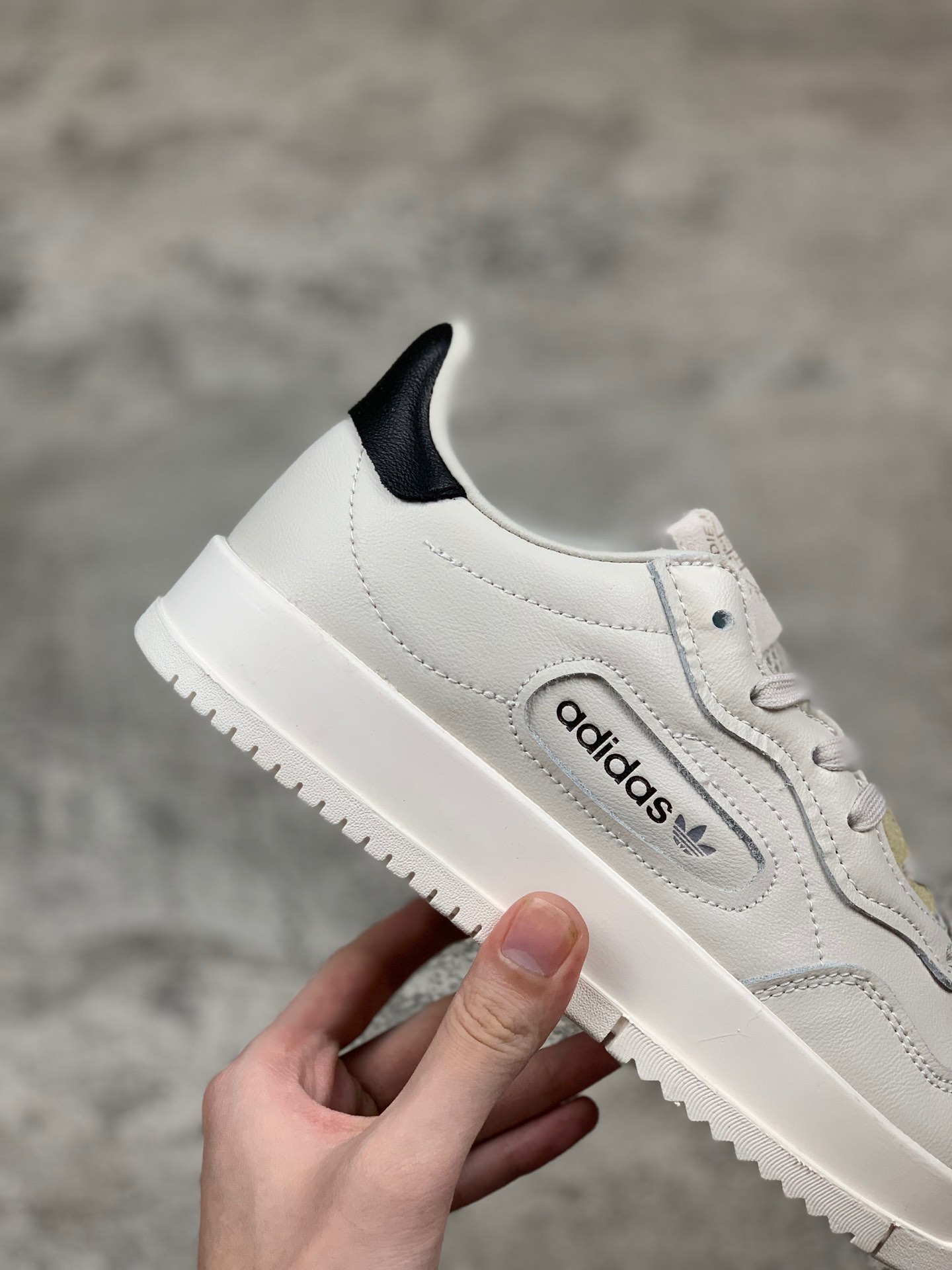 180Adidas Originals SC Premieresing”White”历史首秀系列经典复古平底百搭休闲波鞋BD7583尺码：40 40.5 41 42 42.5 43 44