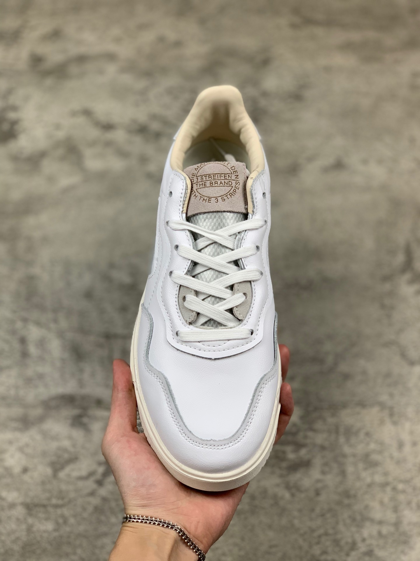 180Adidas Originals SC Premieresing”White”历史首秀系列经典复古平底百搭休闲波鞋BD7583
