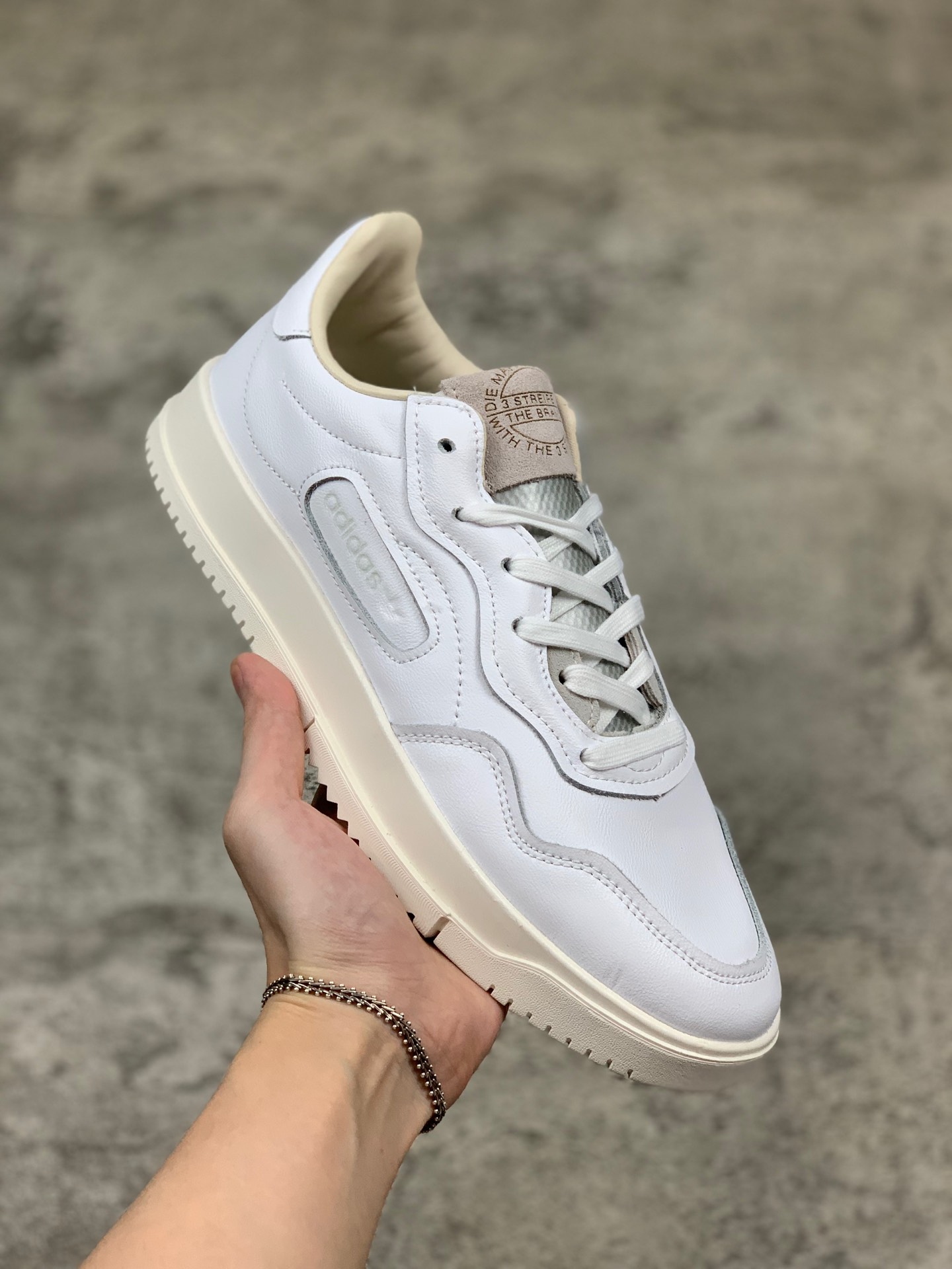 180Adidas Originals SC Premieresing”White”历史首秀系列经典复古平底百搭休闲波鞋BD7583