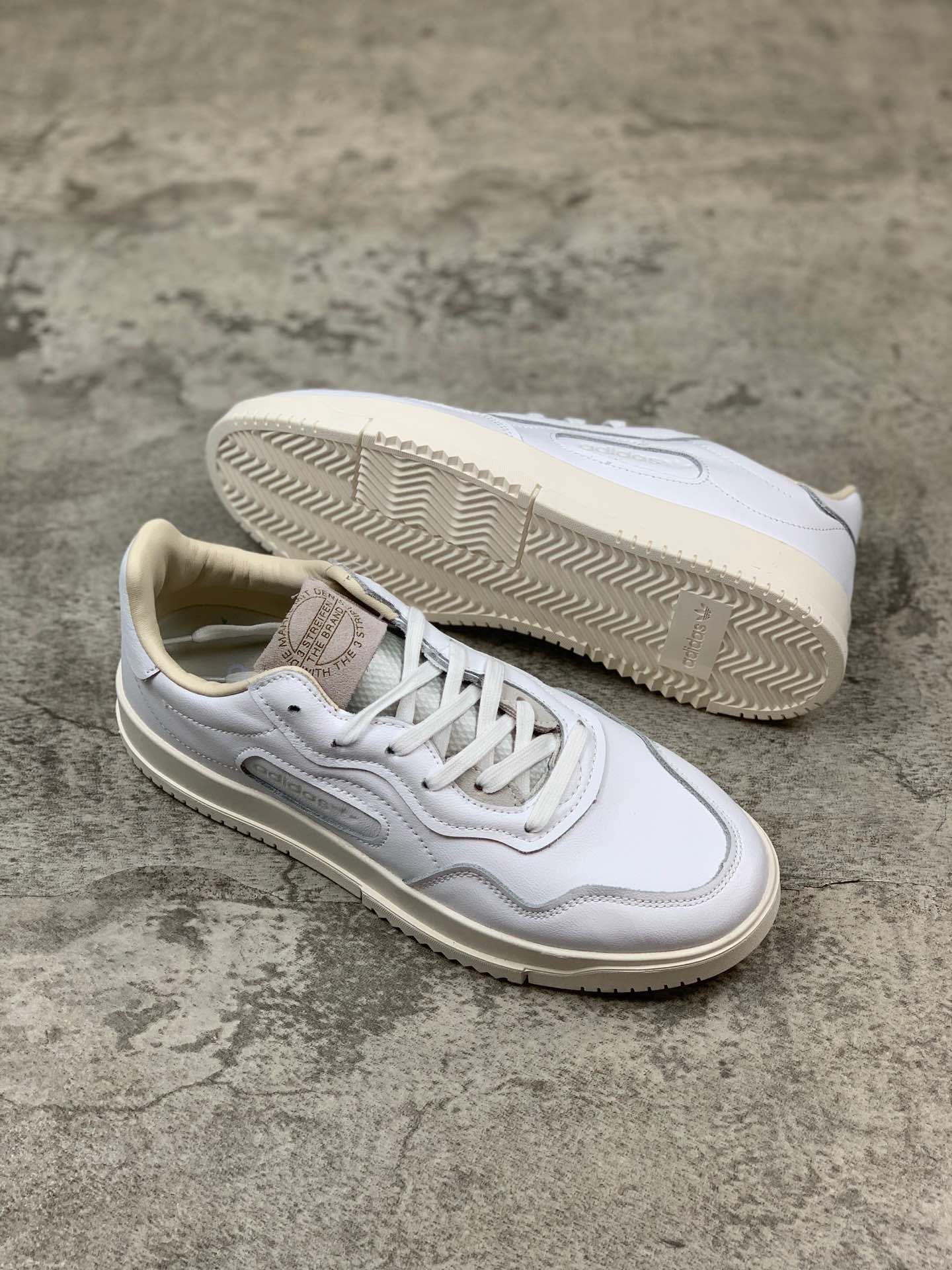 180Adidas Originals SC Premieresing”White”历史首秀系列经典复古平底百搭休闲波鞋BD7583
