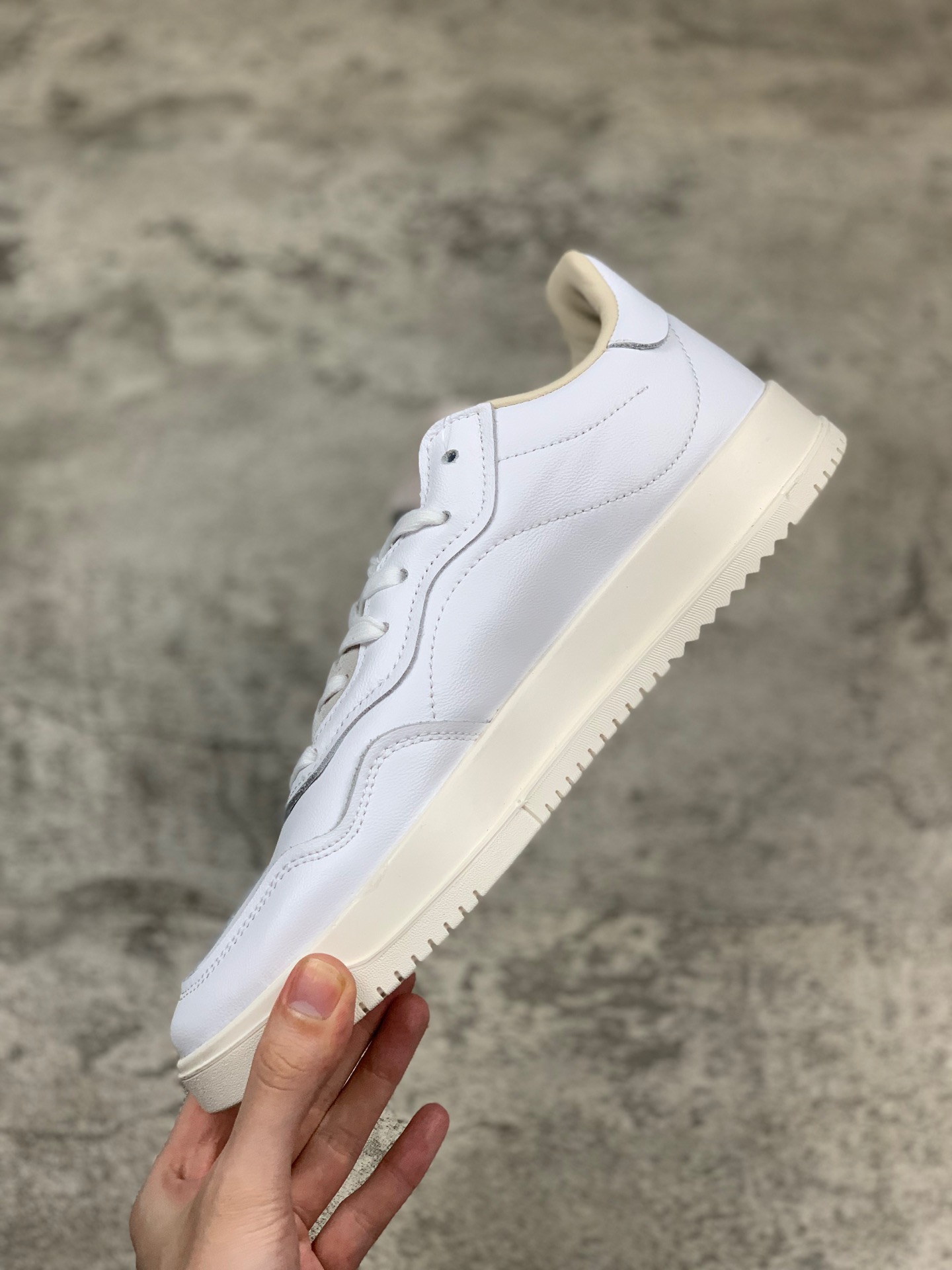 180Adidas Originals SC Premieresing”White”历史首秀系列经典复古平底百搭休闲波鞋BD7583