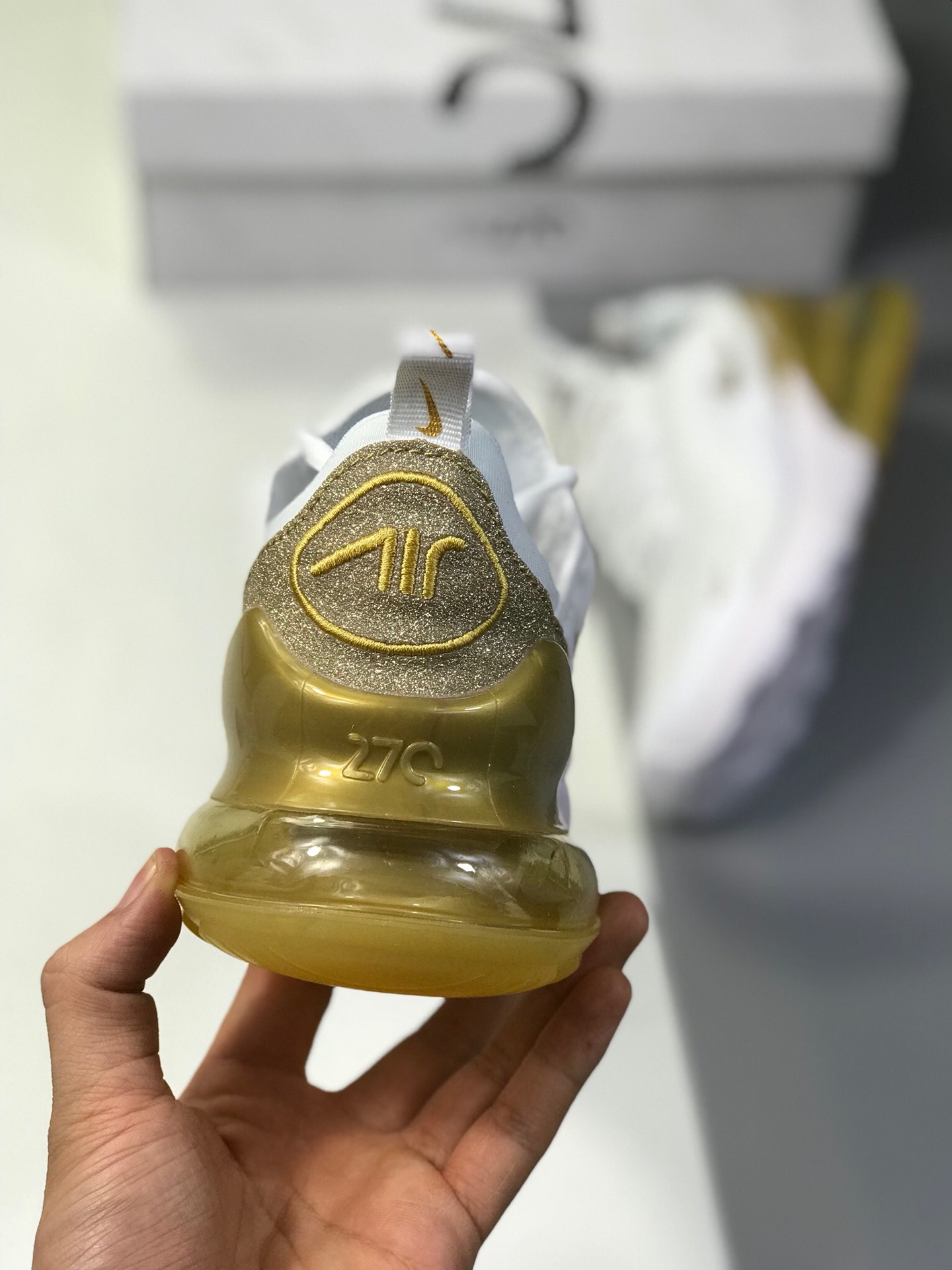 180公司级原装  NIKE AIR MAX 270 Stephanie 女子大气垫跑鞋 官网强力操作主推款CD8497-019
