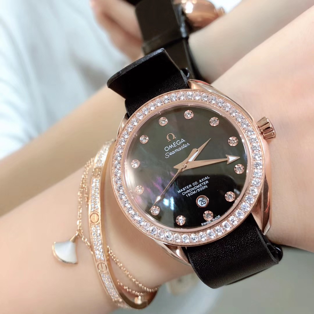 Omega 欧米茄海马系列Aqua Terra至臻天文台女士腕表环镶璀璨美钻 诠释情致迷人风范