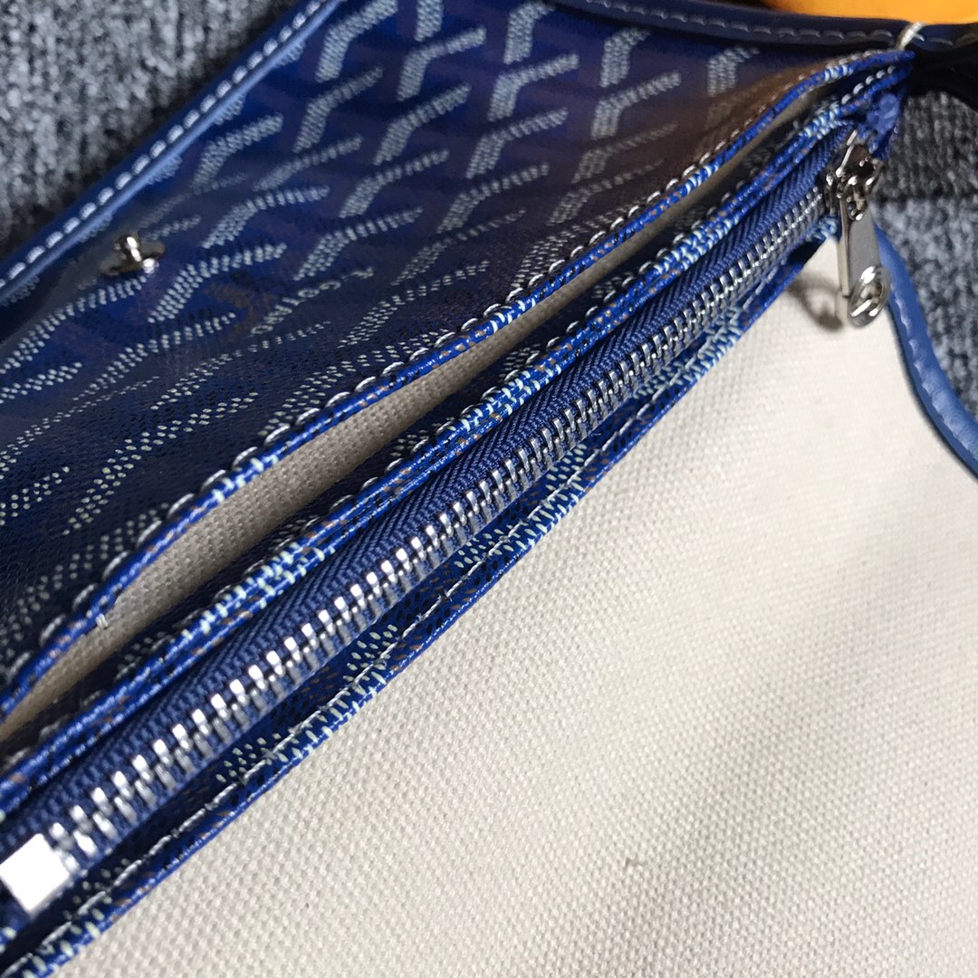 GOYARD戈雅三层包小挎包到货，這款小包正版特别难买 小小的其实超能装。一共3个小口袋+背面还有个插袋