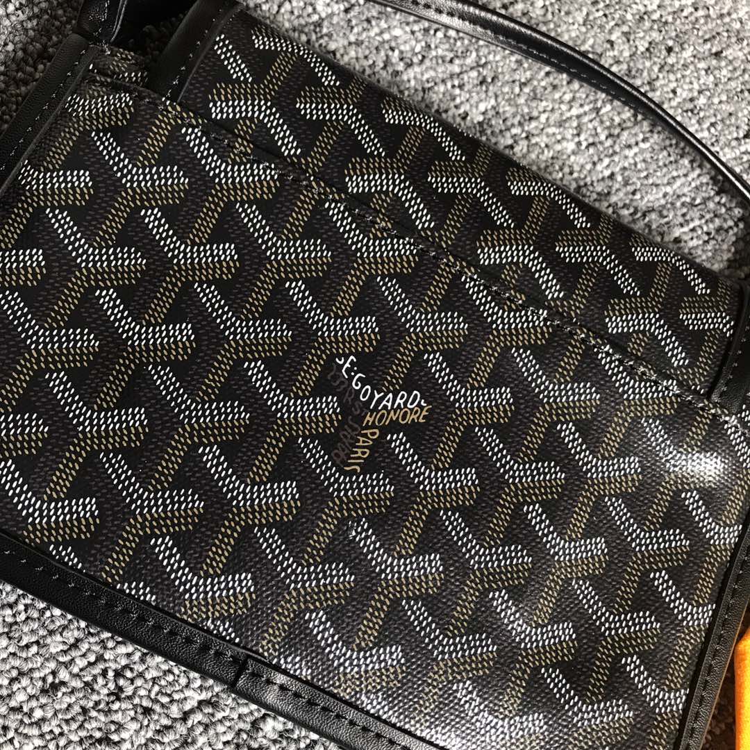 GOYARD戈雅三层包小挎包到货，這款小包正版特别难买 小小的其实超能装。一共3个小口袋+背面还有个插袋