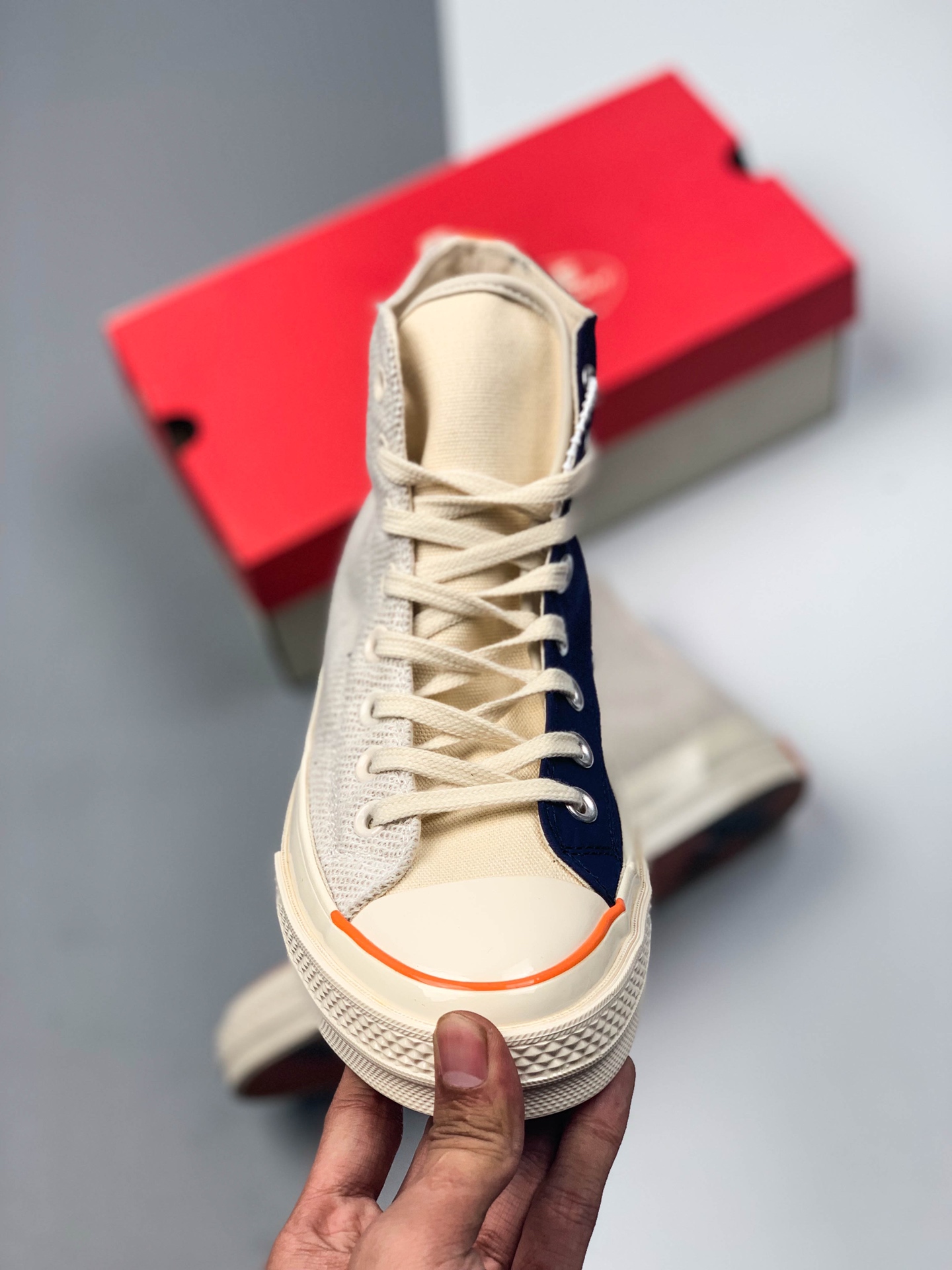 200真标硫化 英国著名潮流店铺联名Foot Patrol x Converse Chuck Taylor 1970 High'Natural'高帮硫化休闲运动板鞋“鸳鸯鞋面米深蓝”165491C