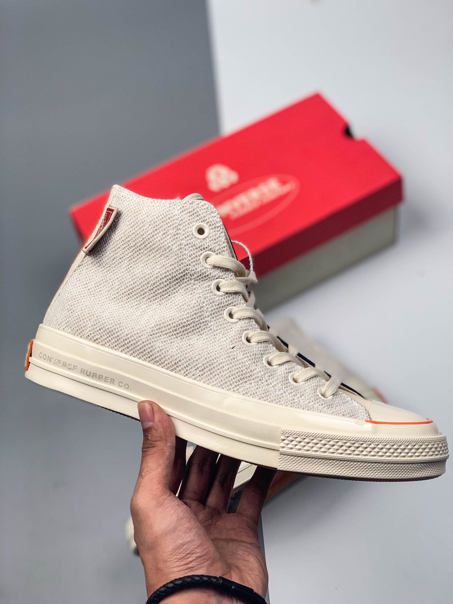 200真标硫化 英国著名潮流店铺联名Foot Patrol x Converse Chuck Taylor 1970 High'Natural'高帮硫化休闲运动板鞋“鸳鸯鞋面米深蓝”165491C