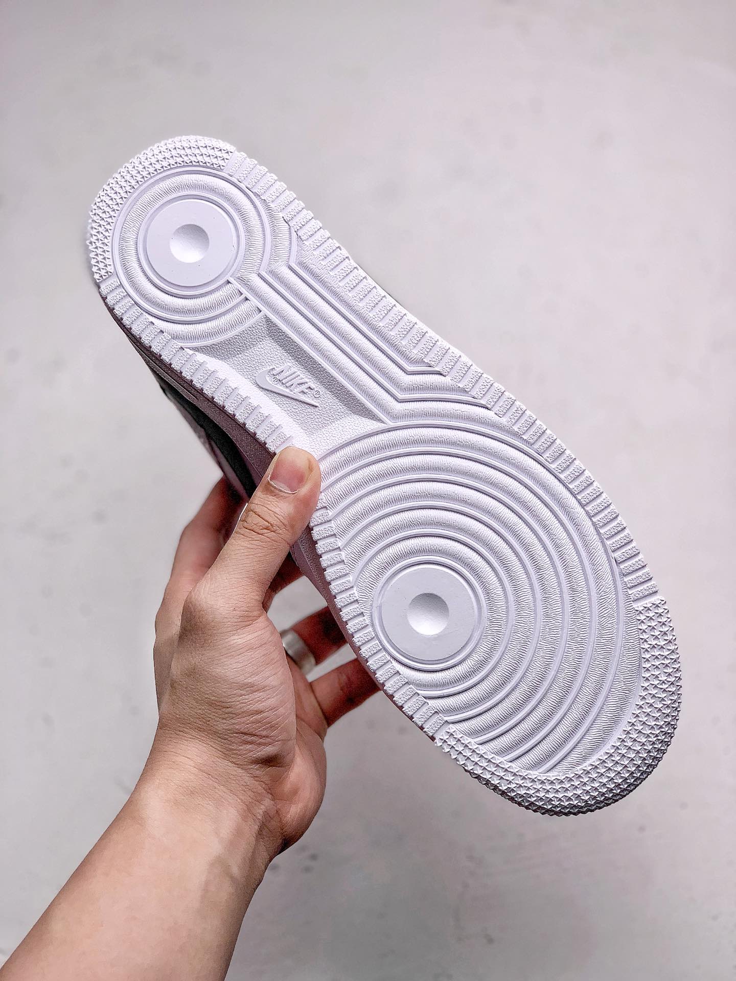 220 Nike Air Force 1 Low 倒钩搭配春季新品 公司级 Nike Air Force 1 Low 倒钩 空军低帮休闲板鞋 AQ8896 100