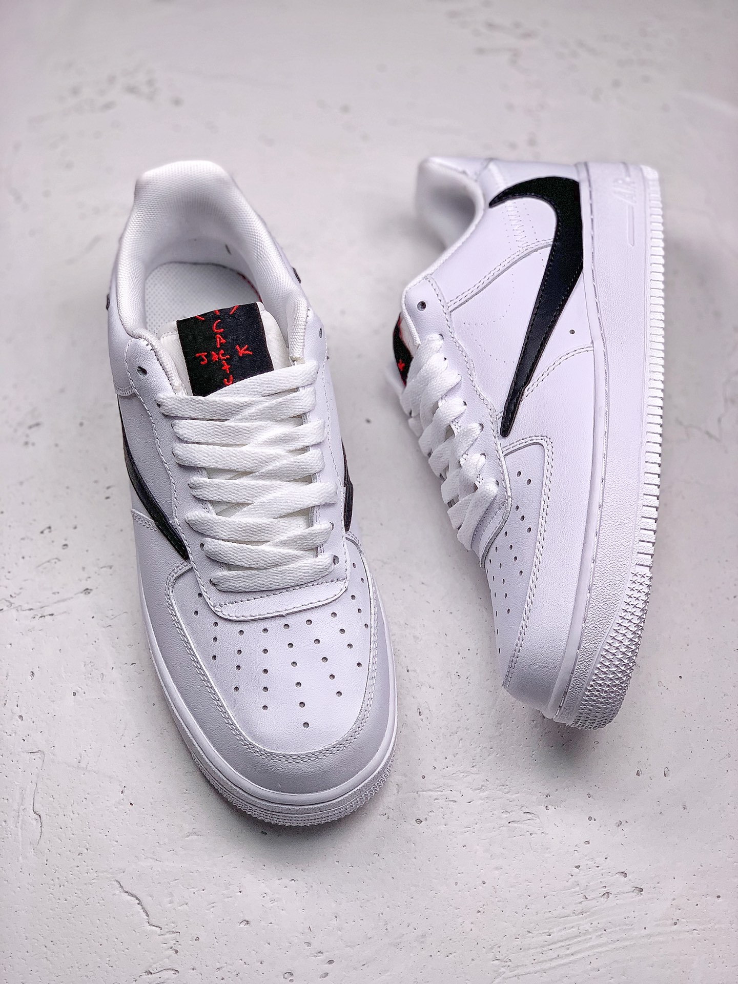 220 Nike Air Force 1 Low 倒钩搭配春季新品 公司级 Nike Air Force 1 Low 倒钩 空军低帮休闲板鞋 AQ8896 100