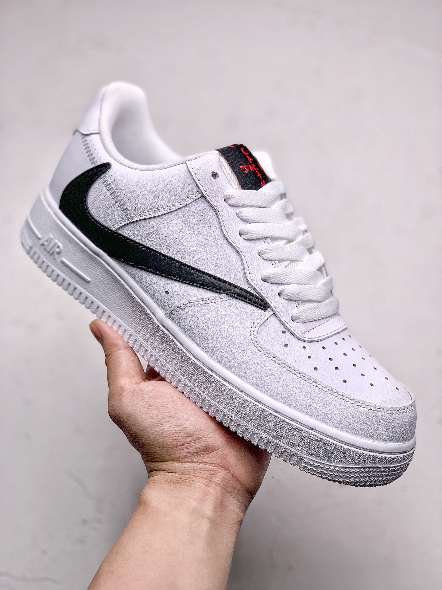 220 Nike Air Force 1 Low 倒钩搭配春季新品 公司级 Nike Air Force 1 Low 倒钩 空军低帮休闲板鞋 AQ8896 100