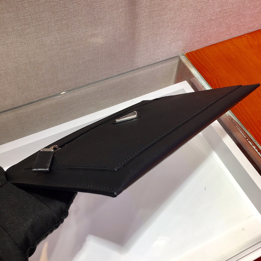 PRADA普拉达进口Saffiano皮革材质手包2NH009