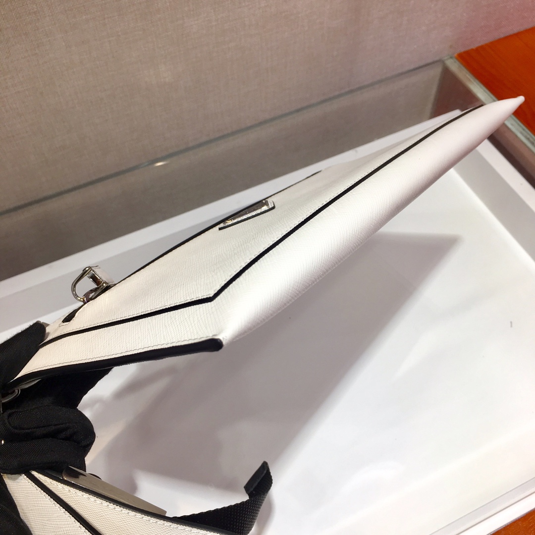 PRADA普拉达进口Saffiano皮革材质手包2NH009