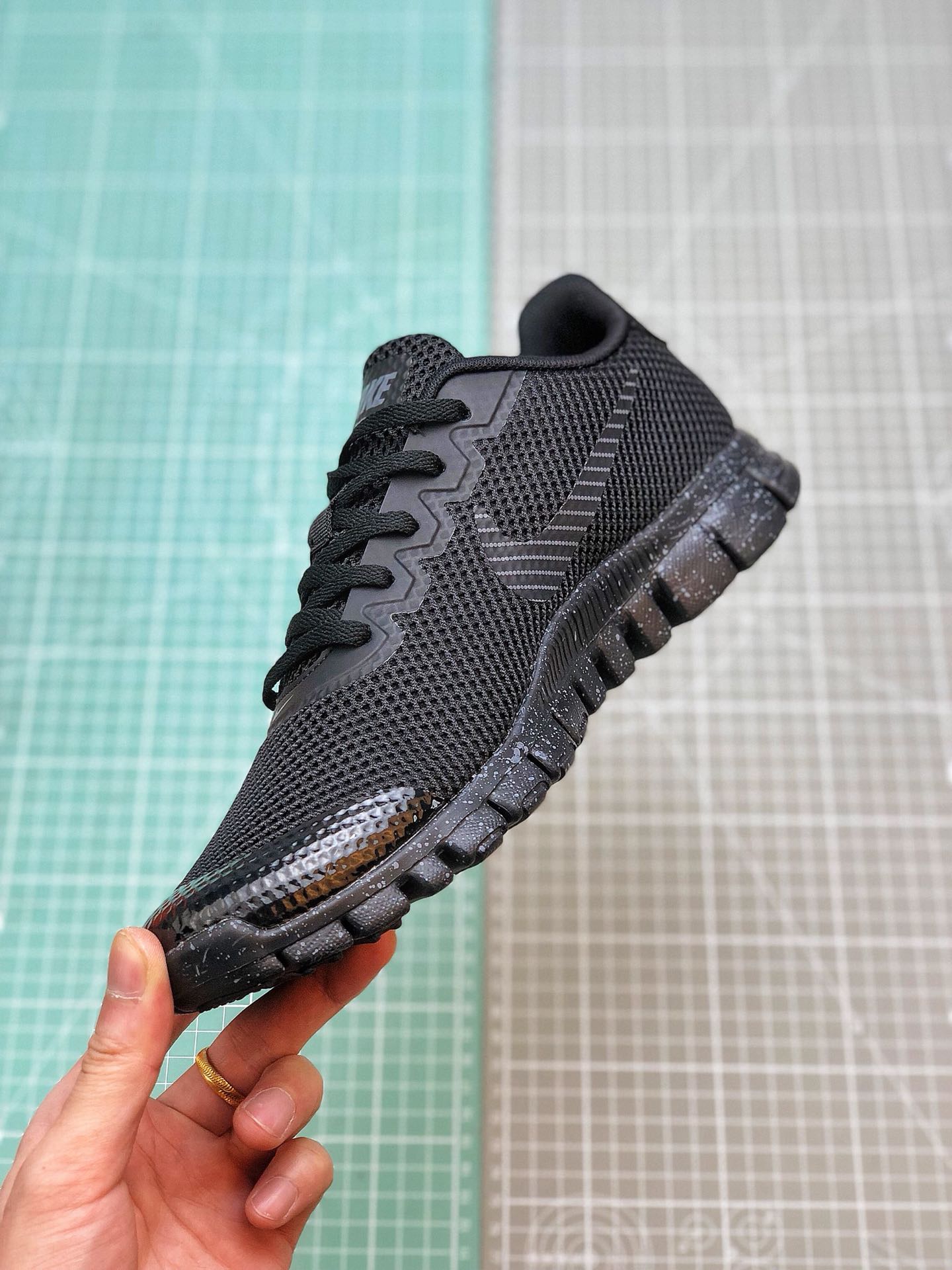 130 Nike FREE 3.0V2夏季赤足透气面跑鞋806568-002