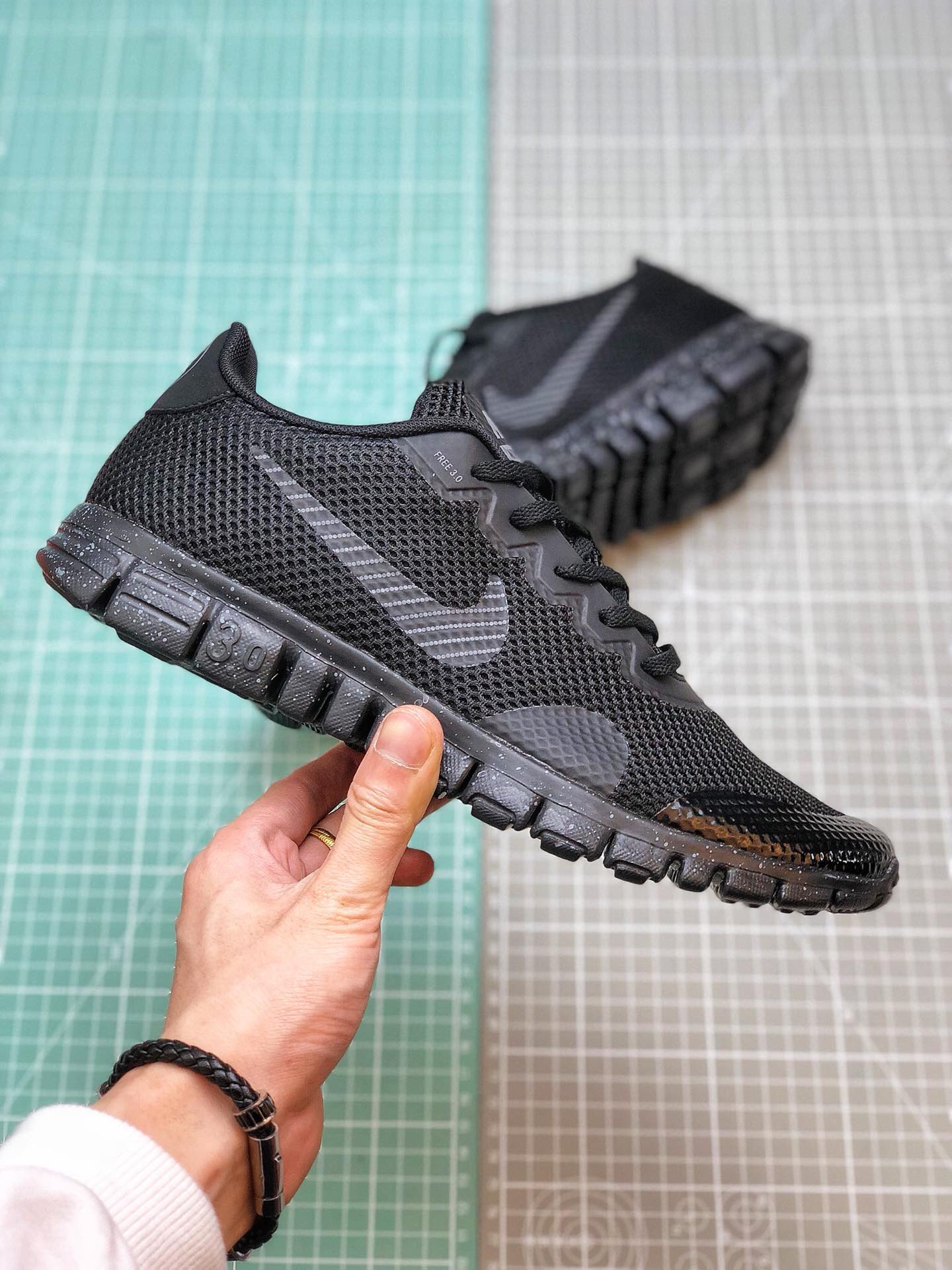 130 Nike FREE 3.0V2夏季赤足透气面跑鞋806568-002
