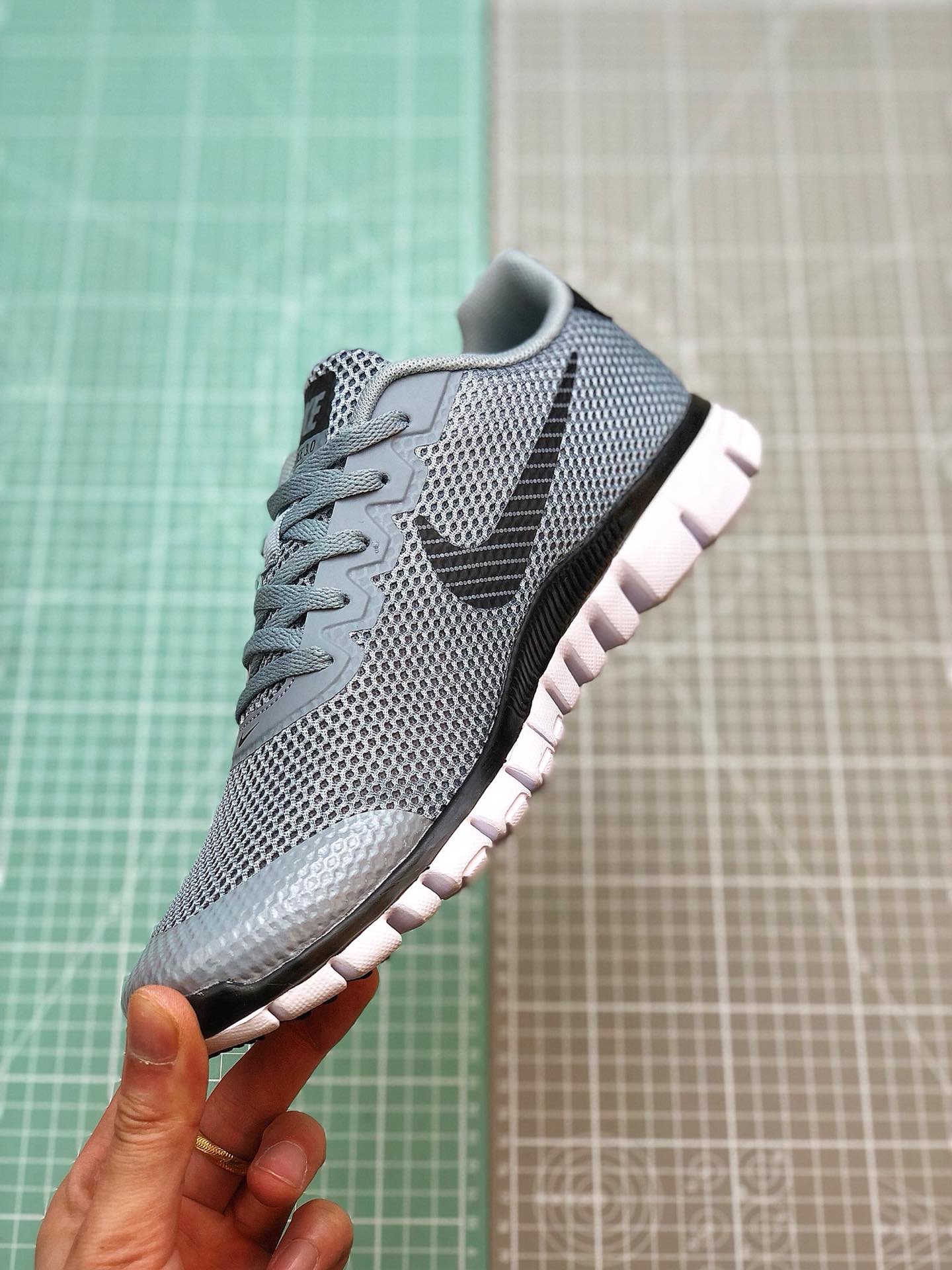 130 2019夏季Nike FREE 3.0V2夏季赤足透气面跑鞋806568-005